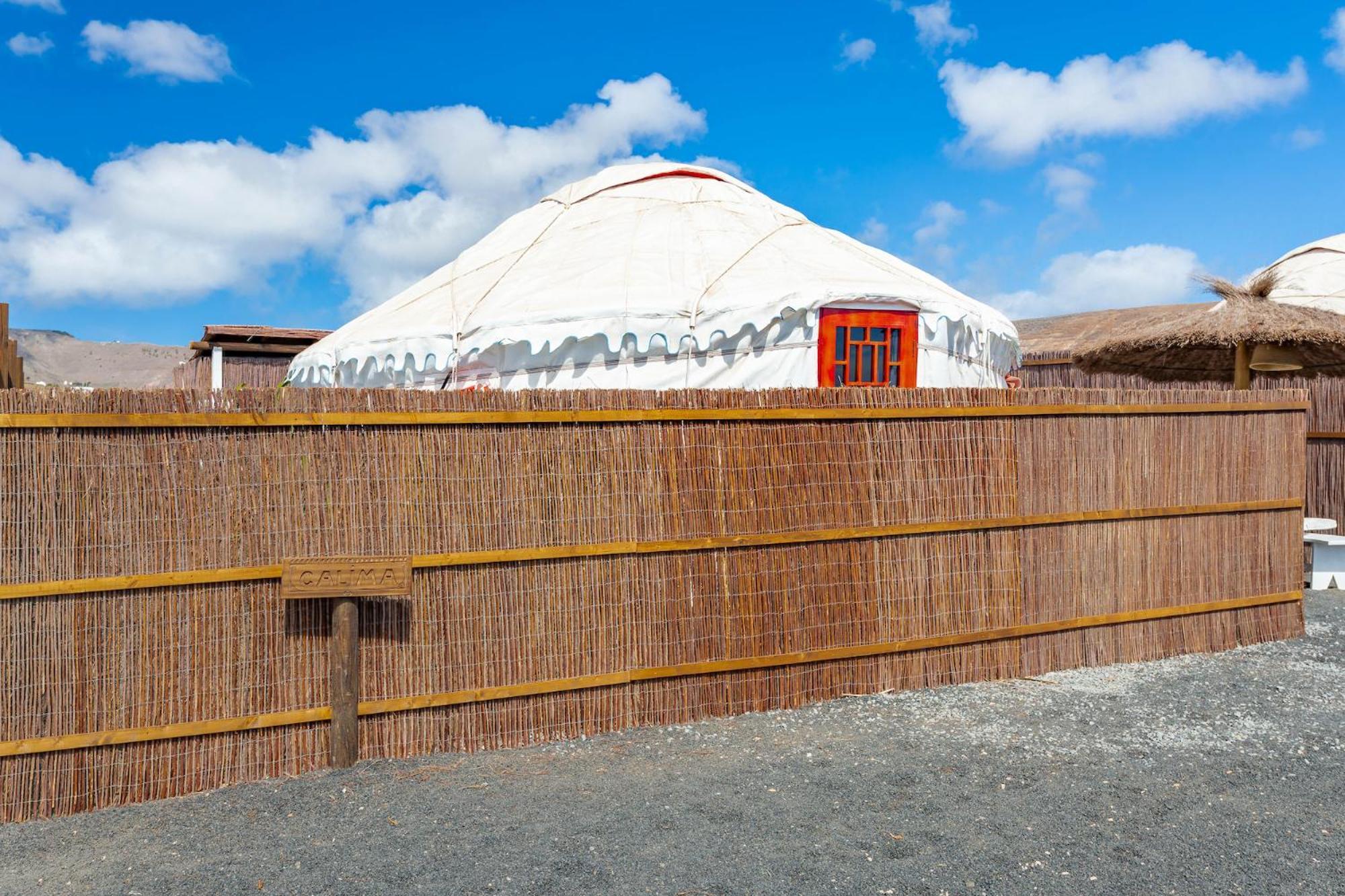 Finca De Arrieta Village - Yurts And Stone Cottages - Shared Pool - Walking Distance To Arrieta Beach - Eco Friendly Tabayesco Exterior photo