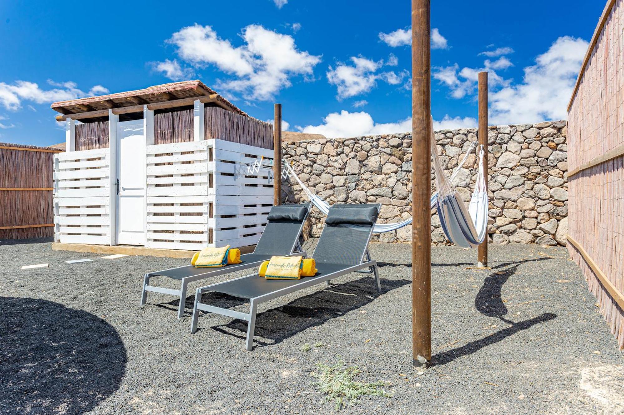 Finca De Arrieta Village - Yurts And Stone Cottages - Shared Pool - Walking Distance To Arrieta Beach - Eco Friendly Tabayesco Exterior photo