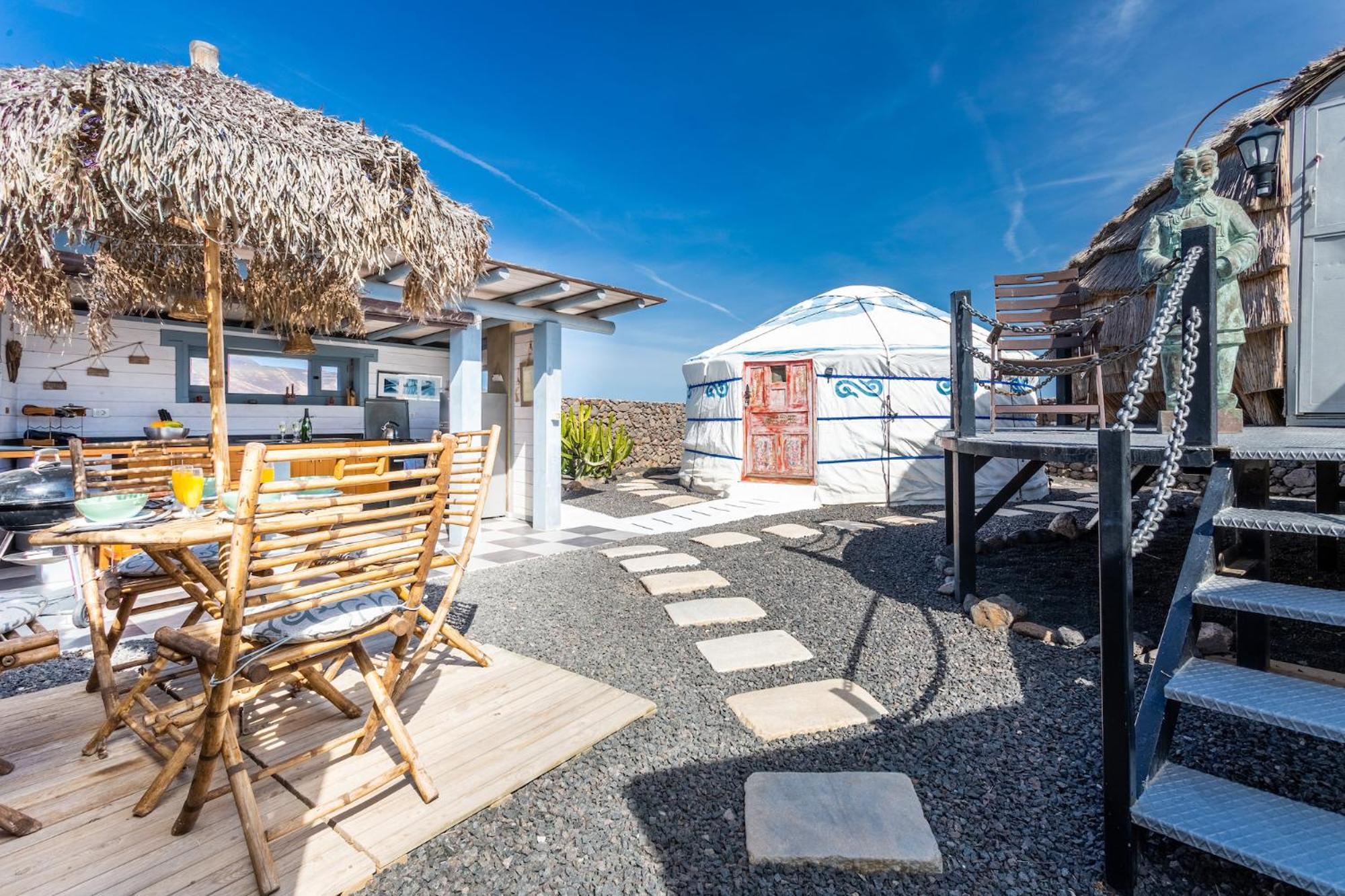 Finca De Arrieta Village - Yurts And Stone Cottages - Shared Pool - Walking Distance To Arrieta Beach - Eco Friendly Tabayesco Exterior photo